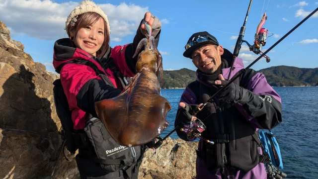 エギングが好っきゃねん！ 5 アタリカラーで良型連発！？三重県五ケ所湾で沖磯エギング