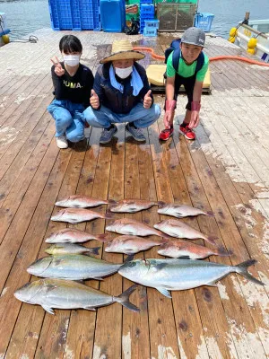 海上釣堀 辨屋の2021年8月11日(水)3枚目の写真