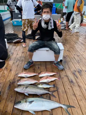 海上釣堀 辨屋の2021年8月11日(水)4枚目の写真