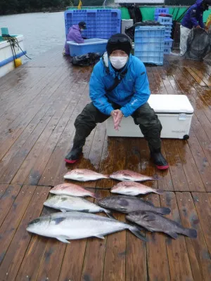 海上釣堀 辨屋の2021年8月19日(木)2枚目の写真