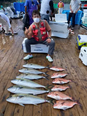 海上釣堀 辨屋の2021年9月15日(水)3枚目の写真