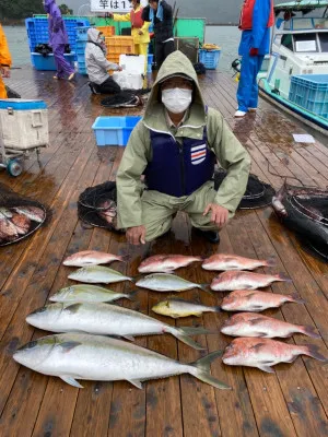 海上釣堀 辨屋の2021年9月26日(日)4枚目の写真