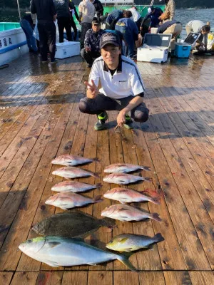 海上釣堀 辨屋の2021年10月30日(土)2枚目の写真