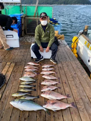 海上釣堀 辨屋の2021年11月2日(火)4枚目の写真