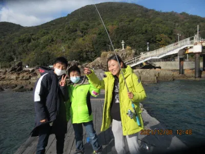 由良海つり公園&釣堀ランドの2021年12月8日(水)1枚目の写真