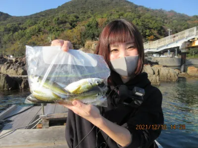 由良海つり公園&釣堀ランドの2021年12月10日(金)1枚目の写真