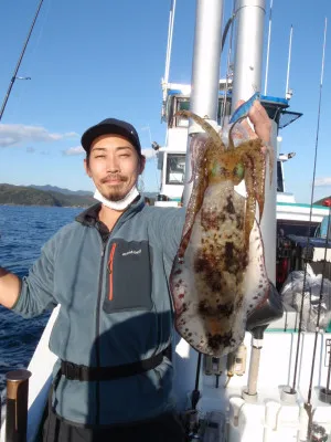 釣り船 久勝丸の2021年12月11日(土)3枚目の写真