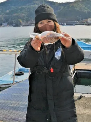 三重外湾漁協 錦事業所直営 釣り筏の2022年2月2日(水)1枚目の写真