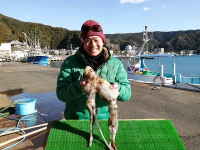 三重外湾漁協 錦事業所直営 釣り筏の2022年2月16日(水)1枚目の写真