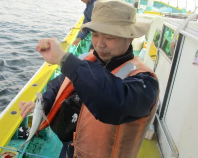 打木屋釣船店の2022年4月19日(火)4枚目の写真