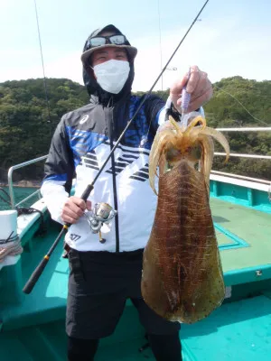 釣り船 久勝丸の2022年4月19日(火)2枚目の写真