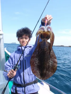 釣り船 久勝丸の2022年5月2日(月)5枚目の写真