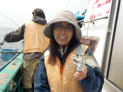 打木屋釣船店の2022年5月18日(水)3枚目の写真