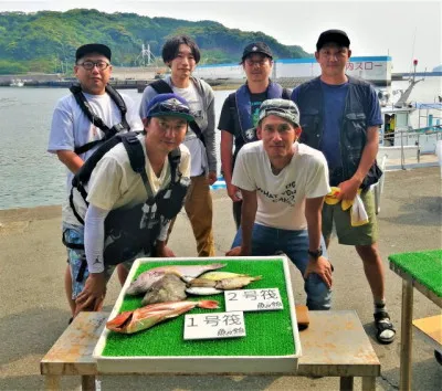 三重外湾漁協 錦事業所直営 釣り筏の2022年6月17日(金)1枚目の写真