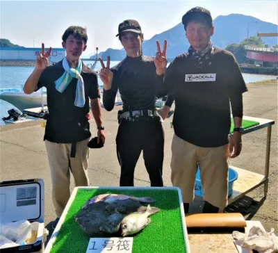 三重外湾漁協 錦事業所直営 釣り筏の2022年7月1日(金)1枚目の写真