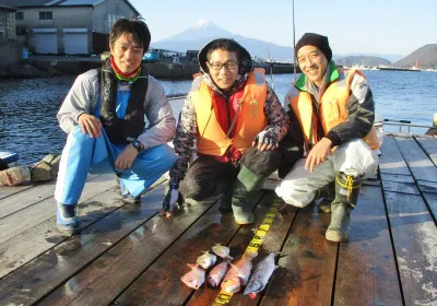 岩崎レンタルボート(岩崎つり具店)の2022年12月10日(土)2枚目の写真