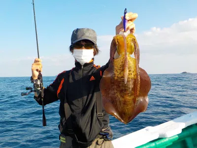 釣り船 久勝丸の2022年11月12日(土)4枚目の写真