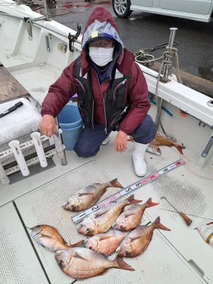 釣り船くわだの2023年1月13日(金)1枚目の写真