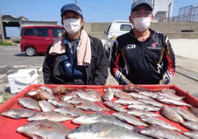 奥村釣船の2023年4月1日(土)2枚目の写真