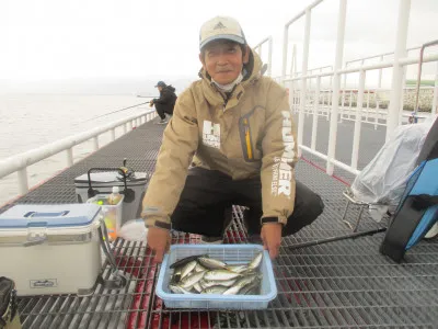尼崎市立魚つり公園の2023年4月12日(水)1枚目の写真