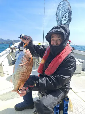 釣り船くわだの2023年4月23日(日)1枚目の写真