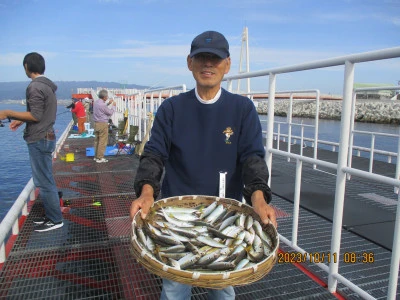 尼崎市立魚つり公園の2023年10月11日(水)1枚目の写真