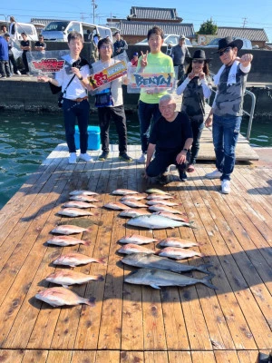 海上釣堀 辨屋の2023年10月12日(木)3枚目の写真