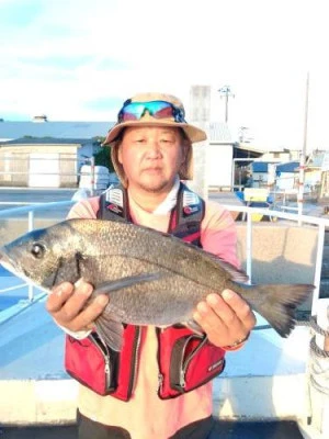 瀬渡し 浜栄丸の2023年11月7日(火)1枚目の写真