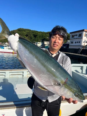 海上釣堀 辨屋の2023年11月8日(水)4枚目の写真