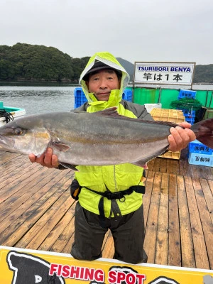 海上釣堀 辨屋の2023年12月5日(火)1枚目の写真