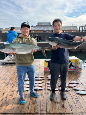 海上釣堀 辨屋の2023年12月11日(月)4枚目の写真