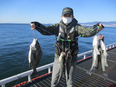 尼崎市立魚つり公園の2023年12月13日(水)1枚目の写真