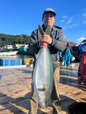 海上釣堀 辨屋の2023年12月17日(日)4枚目の写真