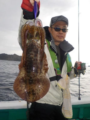 釣り船 久勝丸の2023年12月16日(土)4枚目の写真