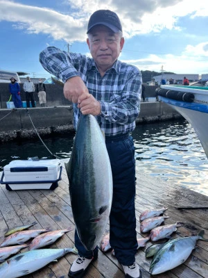 海上釣堀 辨屋の2023年12月27日(水)2枚目の写真