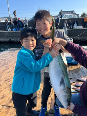 海上釣堀 辨屋の2023年12月29日(金)2枚目の写真