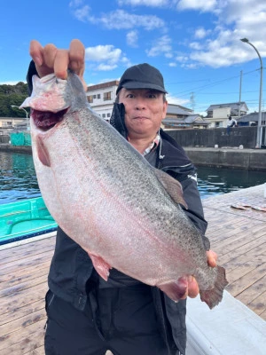 海上釣堀 辨屋の2024年1月22日(月)5枚目の写真