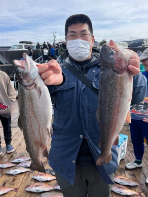 海上釣堀 辨屋の2024年2月16日(金)2枚目の写真