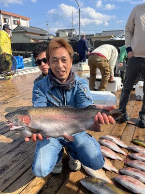 海上釣堀 辨屋の2024年3月8日(金)4枚目の写真