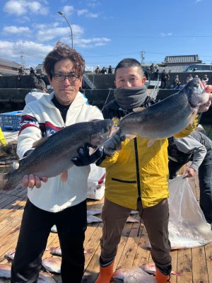 海上釣堀 辨屋の2024年3月13日(水)2枚目の写真