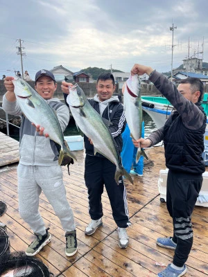 海上釣堀 辨屋の2024年3月17日(日)4枚目の写真