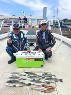 瀬渡し 浜栄丸の2024年8月12日(月)2枚目の写真