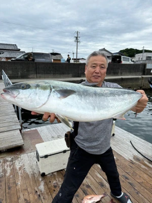 海上釣堀 辨屋の2024年10月8日(火)2枚目の写真