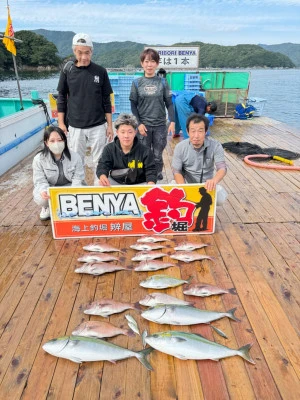 海上釣堀 辨屋の2024年10月11日(金)5枚目の写真