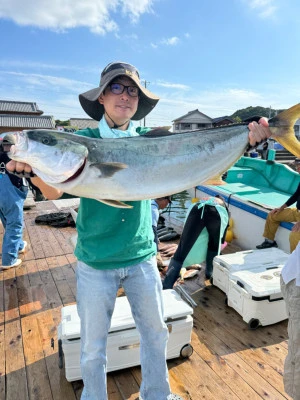 海上釣堀 辨屋の2024年10月12日(土)3枚目の写真