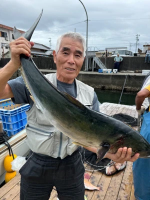 海上釣堀 辨屋の2024年10月22日(火)3枚目の写真