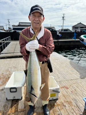 海上釣堀 辨屋の2024年10月25日(金)3枚目の写真