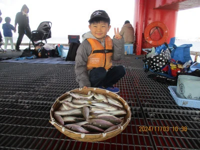 尼崎市立魚つり公園の2024年11月3日(日)1枚目の写真