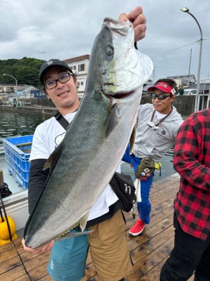 海上釣堀 辨屋の2024年10月27日(日)1枚目の写真