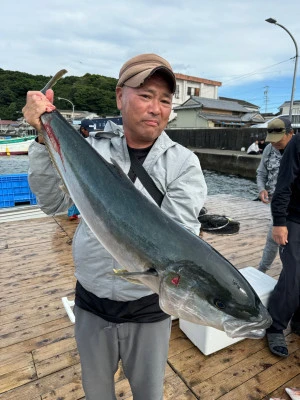 海上釣堀 辨屋の2024年10月30日(水)3枚目の写真